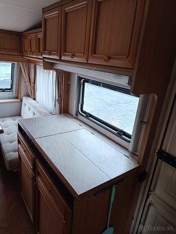 Obytny prives Hobby 430 - predstan, max 1000 kg - 7