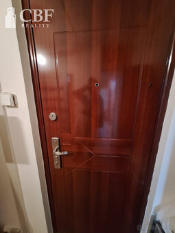 1-IZBOVÝ BYT S DVOMA BALKÓNMI V CENTRE MESTA ROŽŇAVA - 7