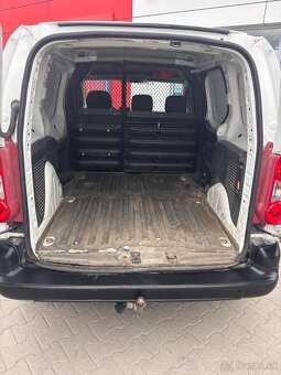 Predám Citroen Berlingo fg. 1,6hdi r.2011 - 7