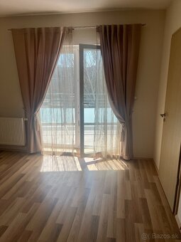 3. izbovy nadštandardný byt v Komárne-Jazzy Garden - 7
