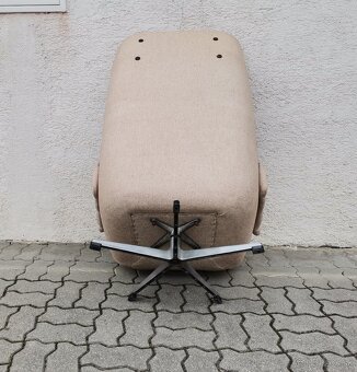 Velke retro otocne kreslo usiak Up Zavody - 7