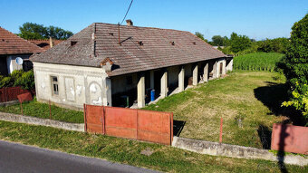 Veľký pozemok so starým domom v malebnom Medveďove - 7