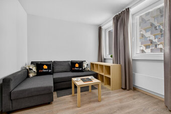 Na Predaj  svetlá zariadená garsónka Podunajských Biskupicia - 7