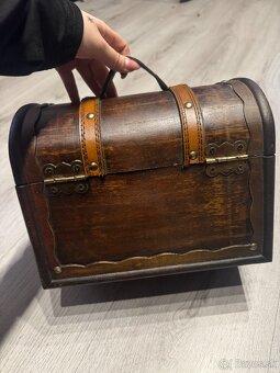 Drevená vintage truhlica - 7