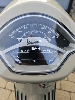 Vespa Primavera 125s - 7