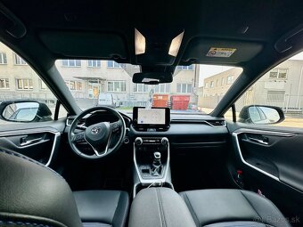 Toyota RAV4 AWD 2.5 benzín HYBRID - 7