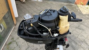 Predám závesný lodný motor Pársun licencia Yamaha 5 HP 4 tak - 7