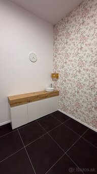 🌿 VOĽNÁ MIESTNOSŤ V ESTETICKOM SALÓNE AMASTU V BB - 7