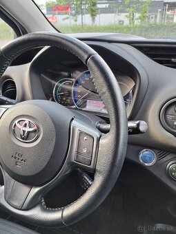 Toyota Yaris Hybrid - 7