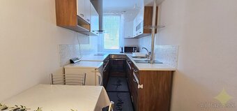 REZERVOVANÉ - Exkluzívne na predaj čiastočne prerobený 2 izb - 7