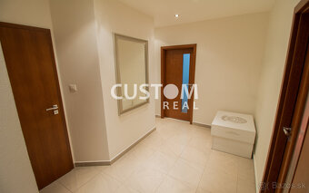 Veľký zrekonštruovaný 4 izbový byt Vlčince na prenájom - 7