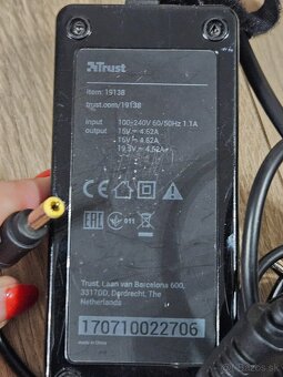 Nabíjačka na notebook - 7