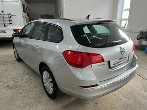 Opel Astra SPORTS TOURER 1.6CDTi NAVI TAŽNÉ ZAŘÍZENÍ - 7