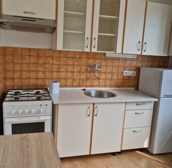 PRIJEMNÝ 2IZB S BALKÓNOM V CENTRE PRI RADNICI - 7