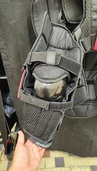 Brankářská vesta CCM Eflex 6.9 velikost SR M - 7