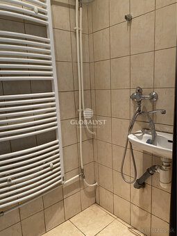Kompaktná, kancelárska budova - 90 m2 - na Juhu - 7