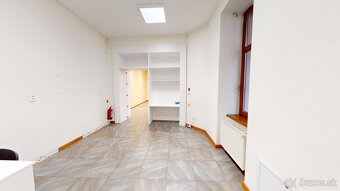 Na prenájom obchodný priestor s parkovaním v centre Trenčína - 7