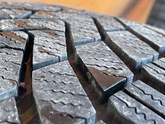 DENOM orig.skoda alu disky 5x112 7jx17 ET45 - 7