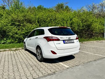 HYUNDAI i30 - 7