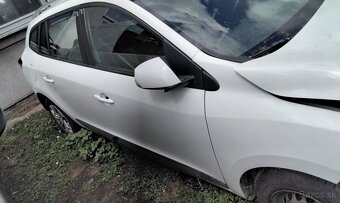 Renault Megane 1.6 2011 predám MOTOR K4MV8, DVERE, NÁRAZNÍK, - 7