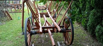 Starý drevený konský voz - rebriňak V - 7
