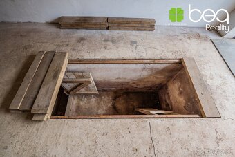 Garáž s elektrinou, montážnou jamou, pivnicou Levoča - 7