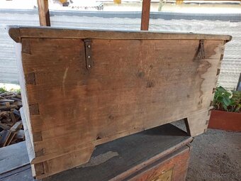 Truhlica starozitnost - 7