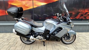 Kawasaki GTR 1400 - 7