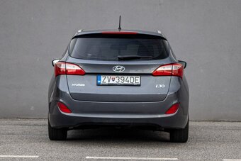 Hyundai i30 CW 1.6i CRDi VGT Family / AJ NA SPLÁTKY/ - 7