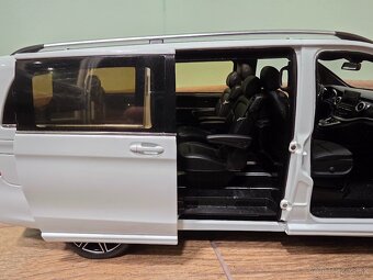 Mercedes Benz V-Klasse Model 1:18 - 7