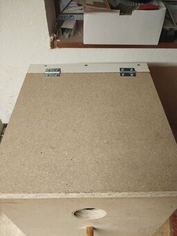 Hniezdiaca búdka pre Alexandra alebo Rozelu - 7