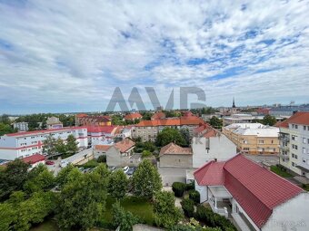 Prenajmem priestranný 2-izbový byt s balkónom v centre mesta - 7