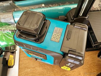 Zelený 4D samonivelačný laser Gisarn so statívom + 2 batérie - 7