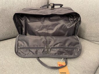 Predám batoh značky Fjällräven Kanken Weekender Super Grey - 7