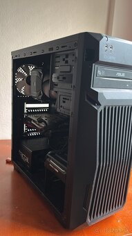 Predám stolný herný počítač + príslušenstvo – LCD monitor - 7