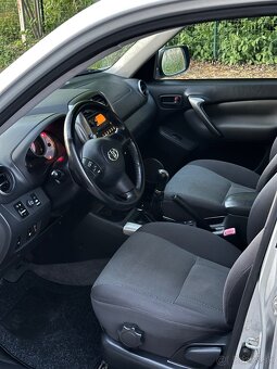 Toyota Rav4 2.0 D4-D 85kw Klimatronik,Ťažné zariadenie,Alu - 7