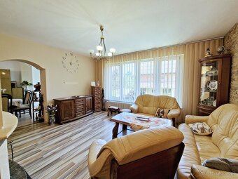 PREDAJ: 8 IZBOVÝ RODINNÝ DOM 374 M2, POZEMOK 355 M2, POPRAD - 7