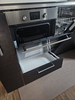 Moderná kuchynská linka so spotrebičmi - 7