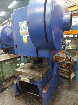 Vystrednikovy lis LEN - 7