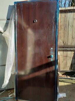 Predam bezpecnostne dvere - 7