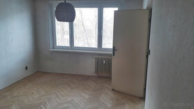 Predám veľký 2 izbový slnečný byt s logiou ulica Venevská - 7