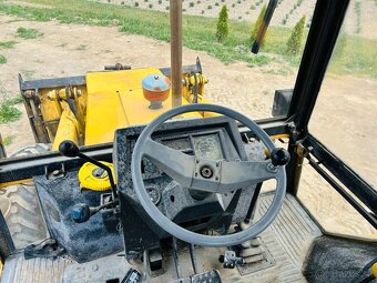 •JCB-3CX-Traktorbager - 7