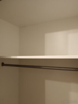 Elegantná šatníkova skriňa - 7