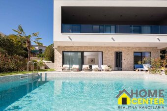 NA PREDAJ novo postavená VILA /200 m2/ pri mori, Rogoznica - 7
