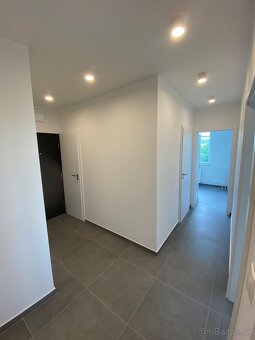 SÍDLISKO III - 3 IZBOVÝ BYT - PRENÁJOM - 7