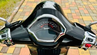 Vespa GTS 300, rok 2024, 700km, cena +DPH - 7