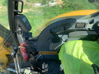 JCB8080 - 7