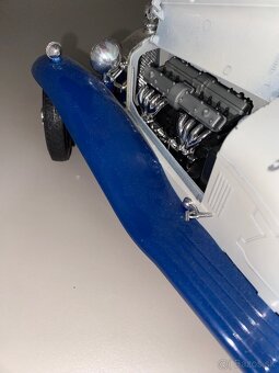 Alfa Romeo 8C 2300 1:18 - 7