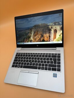 Notebook HP 14″ s procesorom Intel Core i5 a 32 GB RAM - 7