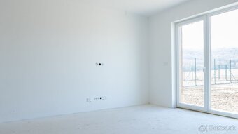 RODINNÝ DOM v rádovej zástavbe - projekt Pod Ráblom IBV Dvor - 7